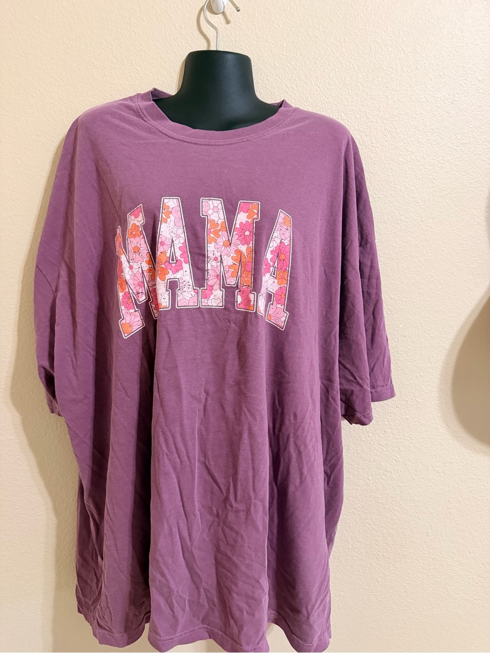 Comfort Colors Plum 'MAMA' Floral Graphic Tee